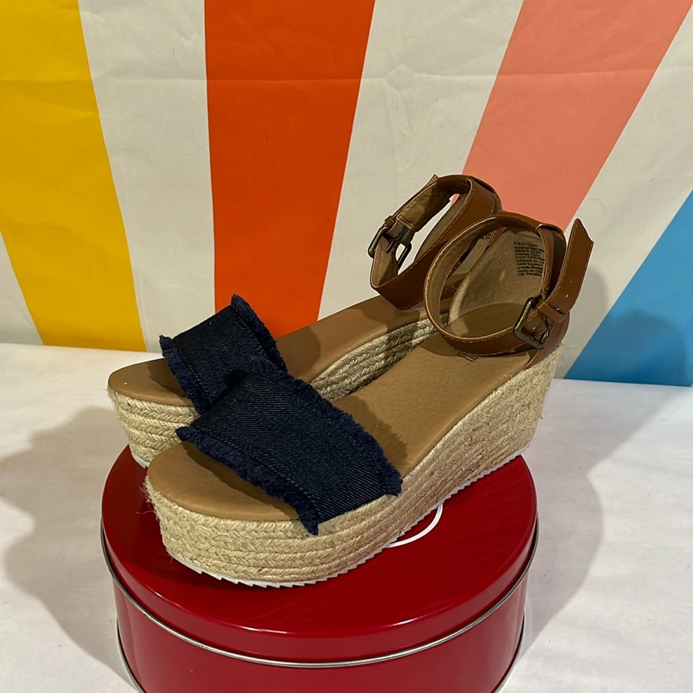 Adorable denim and jute espadrille style sandal-8.5